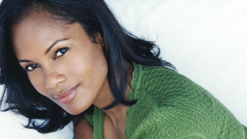 Robinne Lee talks Syfy’s Superstition and more…